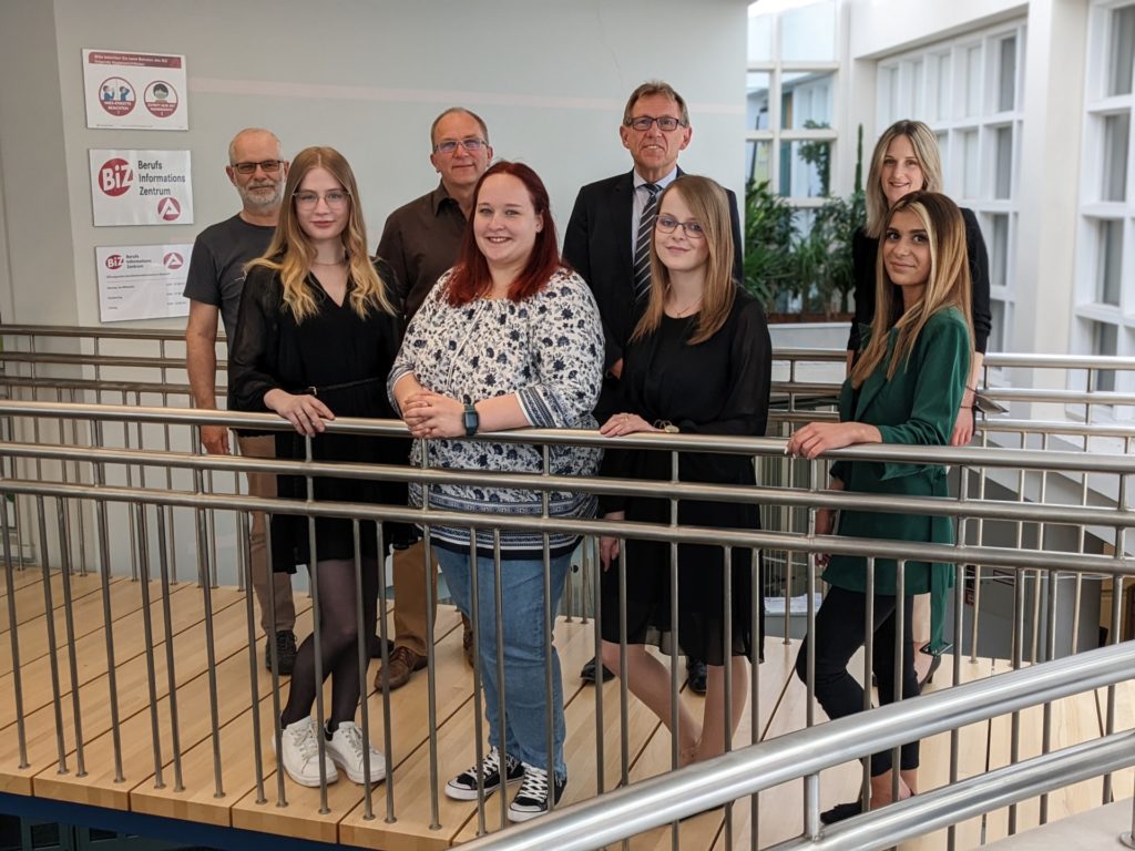 Agentur für Arbeit - Erfolgreiche Absoventinnen