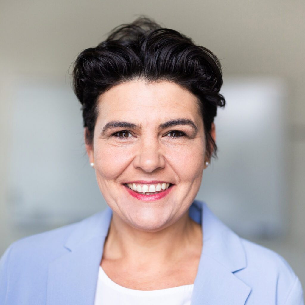 Jacqueline Stoeßel